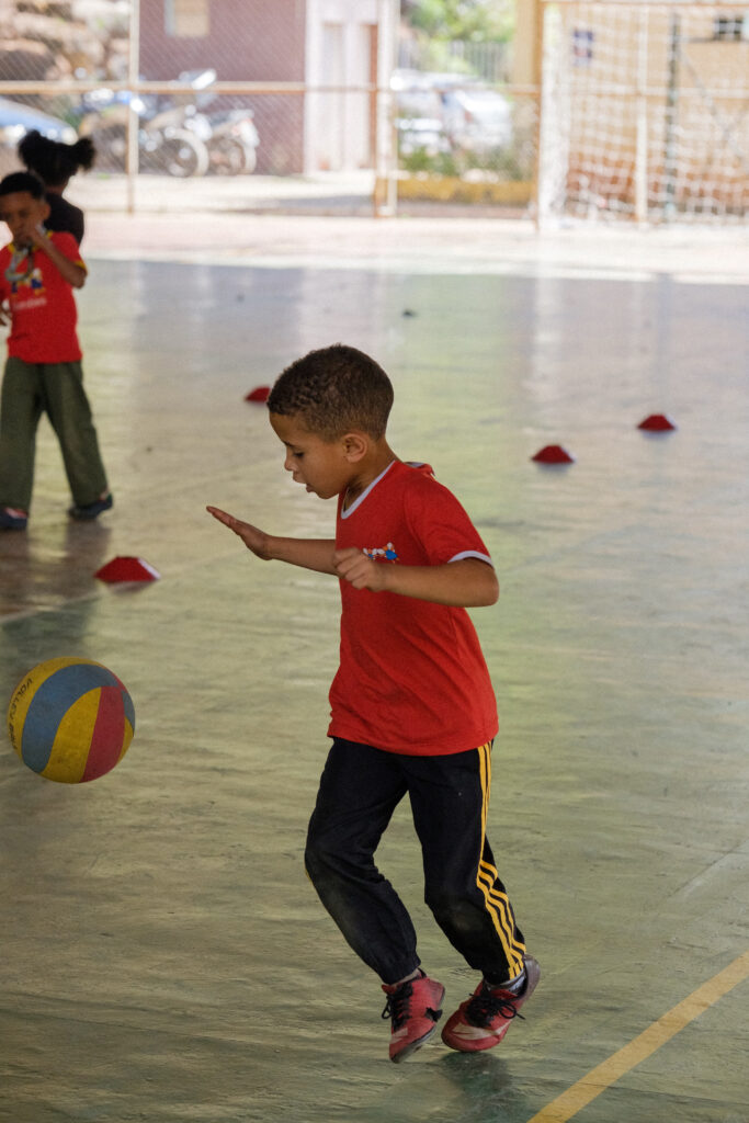 Como o esporte contribui para o desenvolvimento de valores e competências